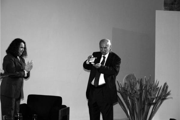8 Consuelo Sáizar y Emmanuel Carballo